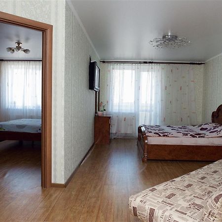 Двохкімнатні Апартаменти В Новому Жк Біля Дніпра! 切尔卡瑟 外观 照片